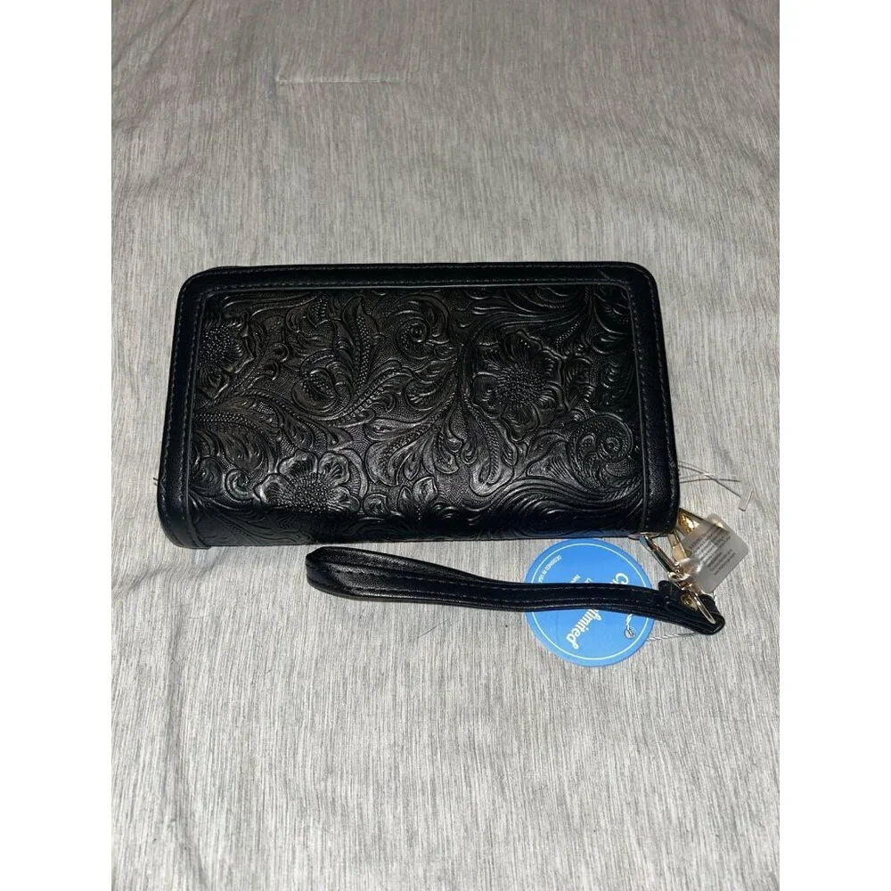 Chic Unlimited Black Full Zip Around Inner Pocketed Casual Wristlet Handbag